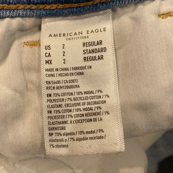 American Eagle Mom Jeans Womens Size 2 Blue Stretch Thrashed Destroyed Hipster - Picture 6 of 11